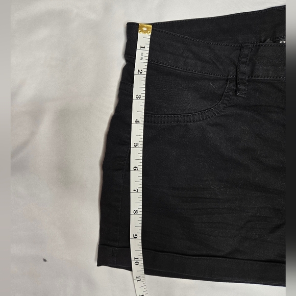 H&M Black Denim Shorts Size 6 – Classic Everyday Style - Picture 6 of 6